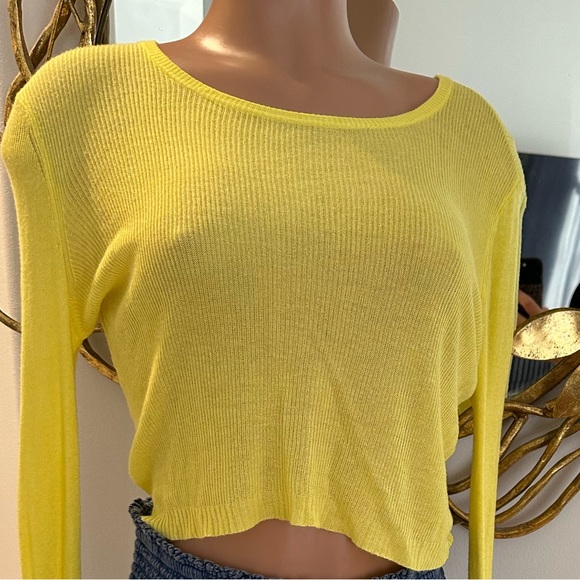 ALICE & OLIVIA long sleeved yellow tee - Picture 4 of 8